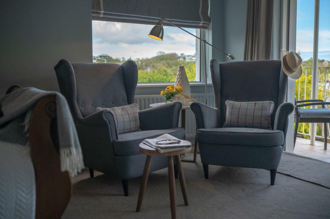 Pier House Hotel Кинсейл Екстериор снимка