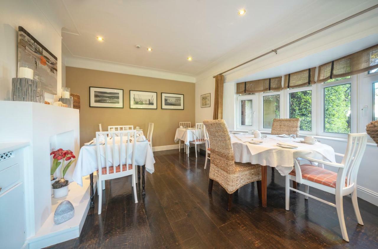 Pier House Hotel Кинсейл Екстериор снимка